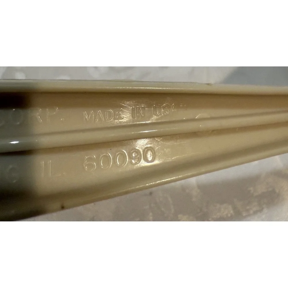 Vintage‎ Ensar Corp Nylon Plastic Solid Spoon Made USA Burnt Ivory Color
